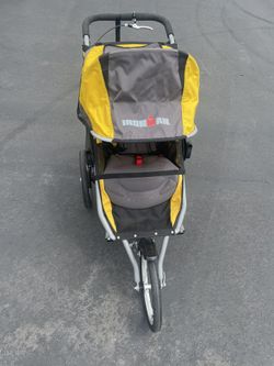 BOB 2017 / 2018 Ironman Stroller - Yellow Jogging Stroller for Sale in  Oceanside, CA - OfferUp