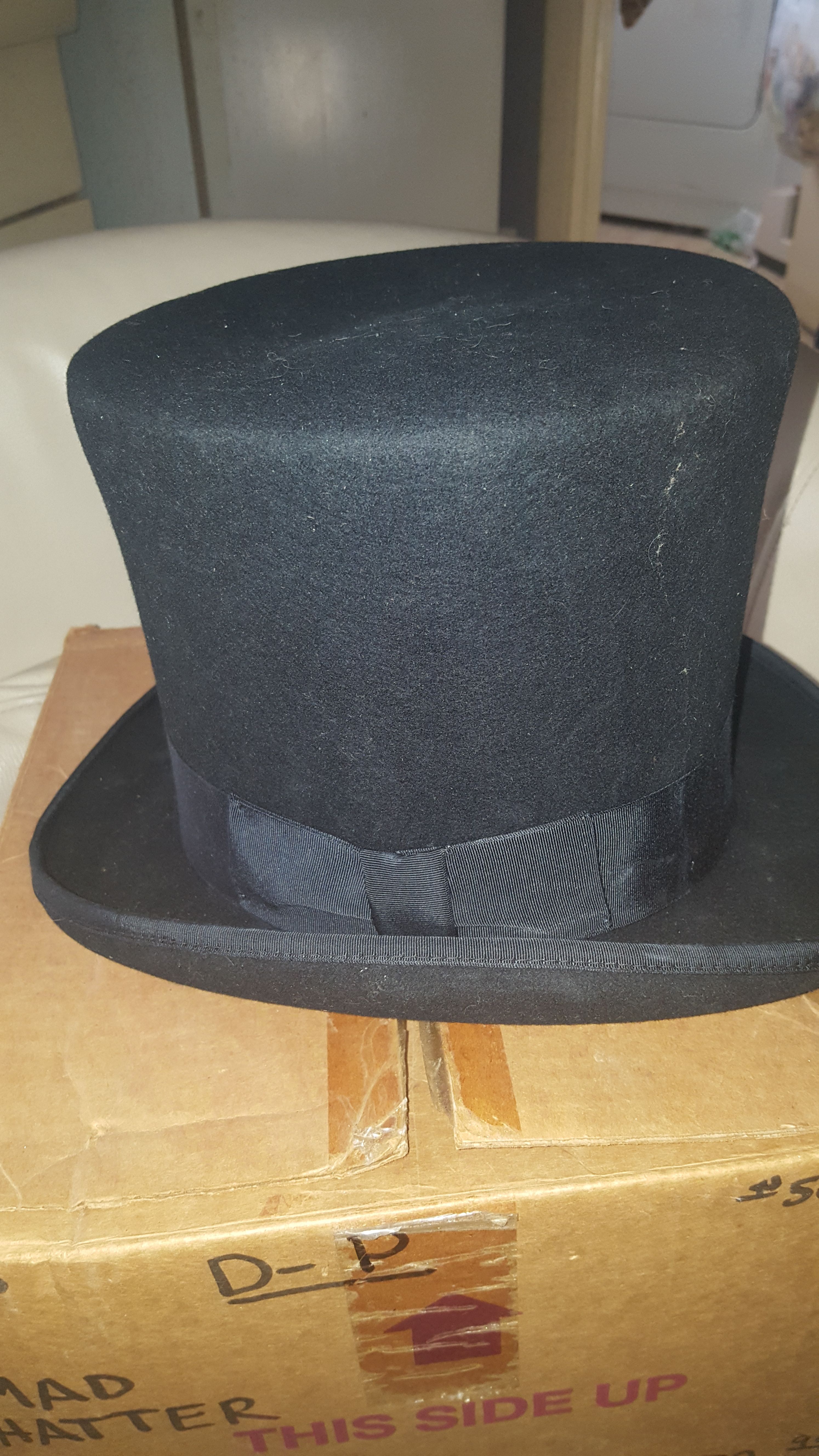 ANTIQUE top hat