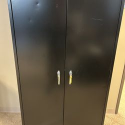 Locking Upright Cabinet 