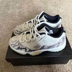 Jordan 11 Low Snakeskin Bone