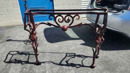 Mesa de metal  (table metal)