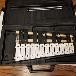 CB 700 Internationale Xylophone With Case And Mallets