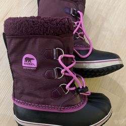 Sorel Kids boots - Size 3