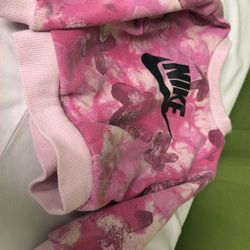 Nike Gil’s Sweatshirt 18M $1