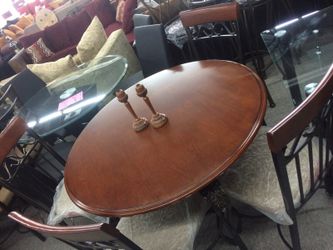 Table with 4 chairs