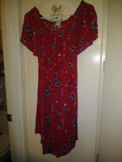 Bunch Of womans. Dresses $20. Or Best Offer