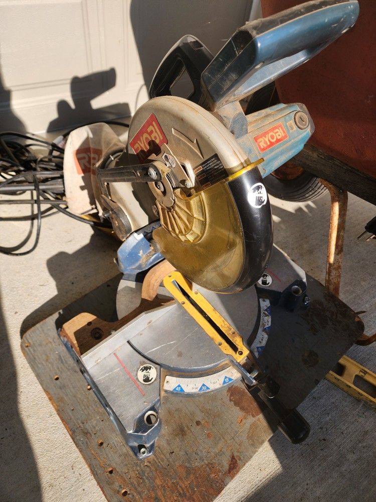 Ryobi Miter Saw Works