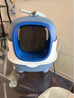 cute cat covered litter box with scoop