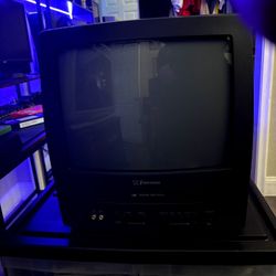 13"EMERSON EWC1301 CRT /  VHS PLAYER DOES NOT WORK. TV WORKS GREAT WITH NO ISSUES.