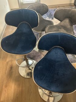 BAR STOOLS SET