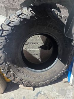 BFGoodrich
All-Terrain T/A KO2 (1)