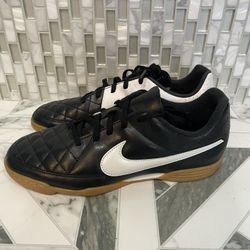 Nike Tiempo Legend Indoor Soccer Shoes Size 5.5
