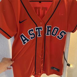 Women’s Clothing Bundle – Adidas, Nike Astros, Levi’s, Dolce & Gabbana & More