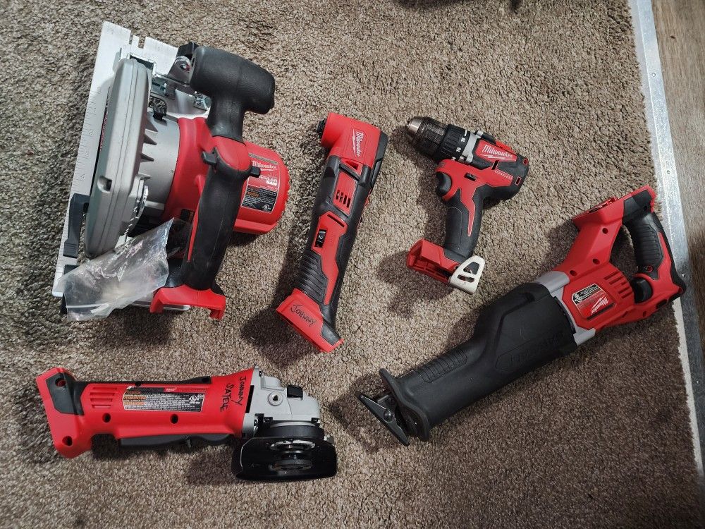 Milwaukee Power Tools