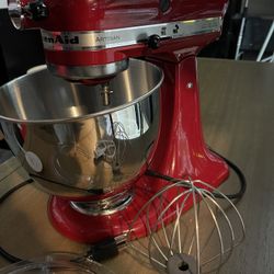 KitchenAid Artisan 5 Qt Stand Mixer – Empire Red – Excellent Condition