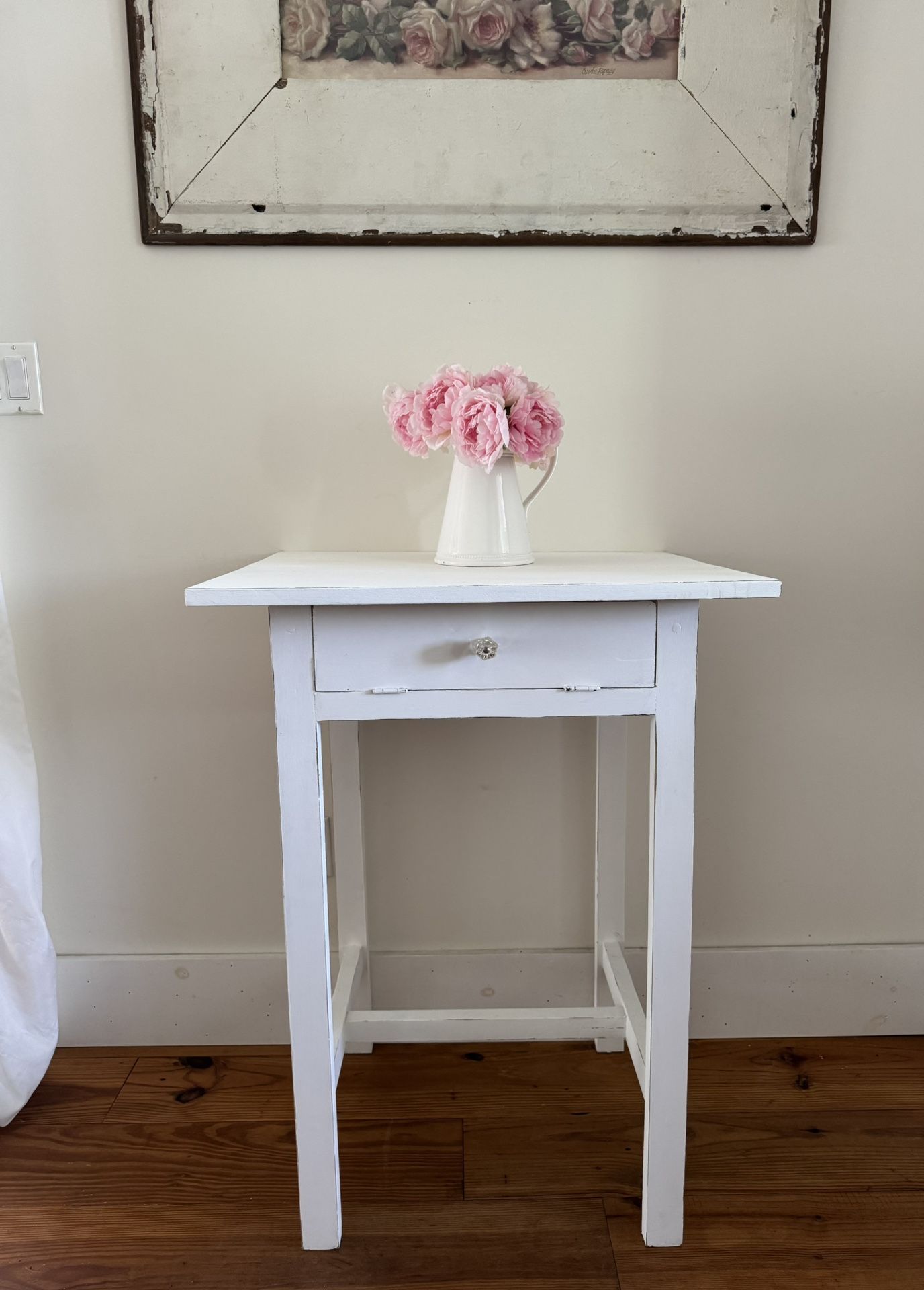 Vintage Shabby Chic Farmhouse wooden side or end accent table. Painted white, slightly distressed & glass knob.
