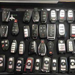 Kia new key fob Toyota key fob Hyundai key fob Mini Cooper key fob Nissan key fob Bentley new key fob Ford key fob Chevrolet key fob Bmw key fob 