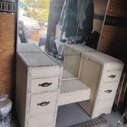 $450 VINTAGE VANITY 