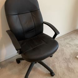 Pick Up In Wintergarden Florida, Rolling Desk, Chair And Great Condition