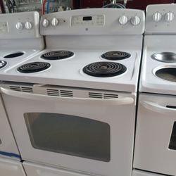 G/E Coil Stove For Sale ♦️ Everything Works Good 👍 