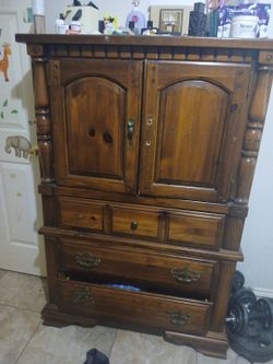 Chest of drawers