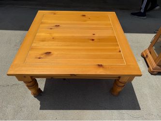 Broyhill Fontana Square low Table