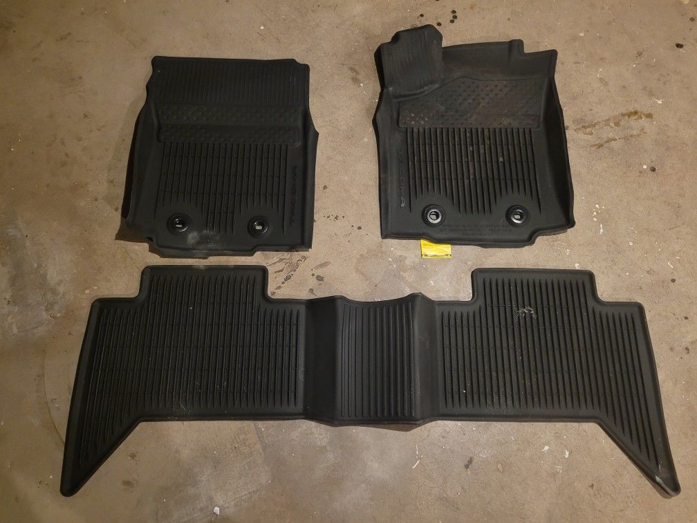 2021 Toyota Tacoma Floor mats