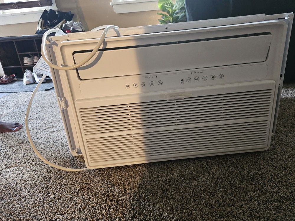 Whirlpool 18,000 BTU Ac Air Conditioner