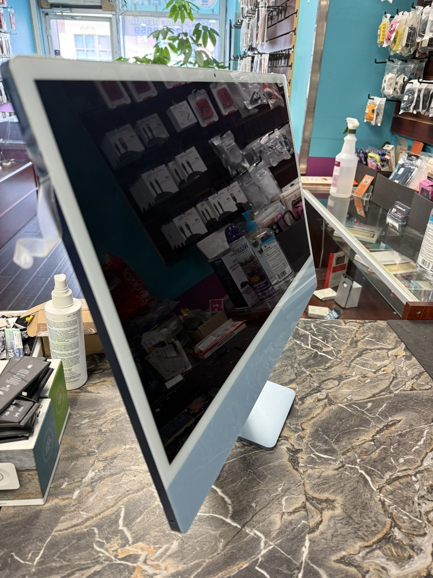 2021 iMac 24” Blue, M1, 8GB Ram, 256GB SSD