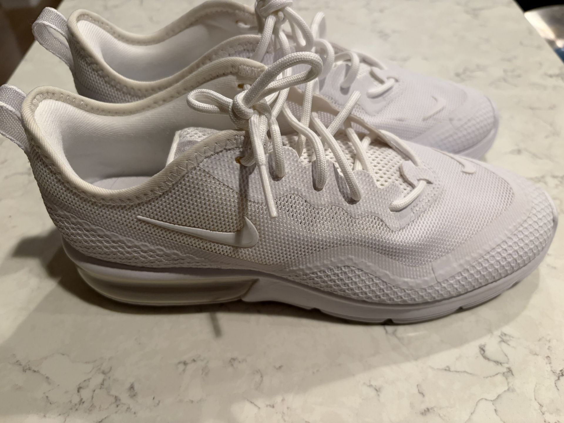 Nike Women’s Shoes Size 7