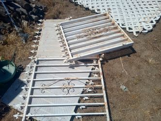 Metal Gate & Ladis