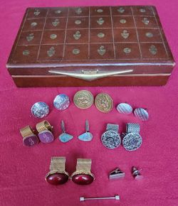 LOT OF OF 7 CUFFLINKS AND 4 PINS AND CADILLAC BOX FOR MENS JEWELRY 