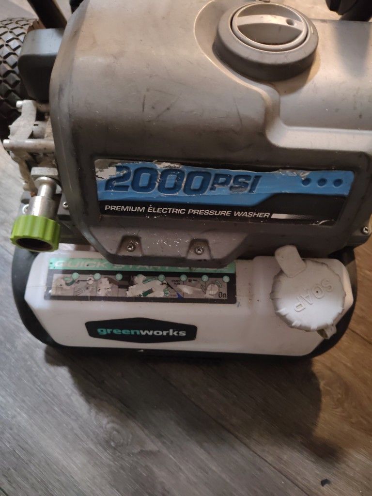 2000 Pressure Washer