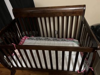 Baby Crib With Mattress