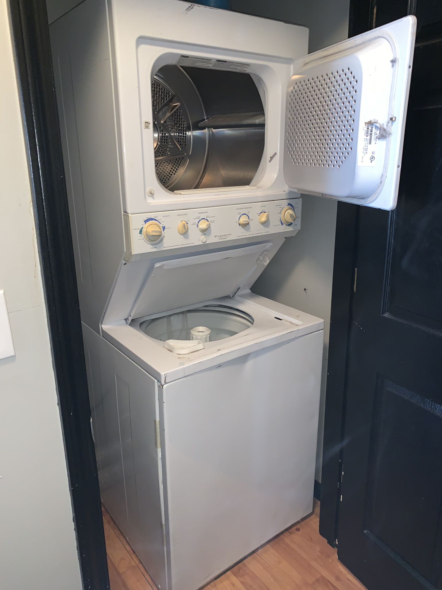 Stacked washer/dryer