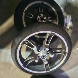 Stock Rims And Tires Off Of 2018 Road Glide