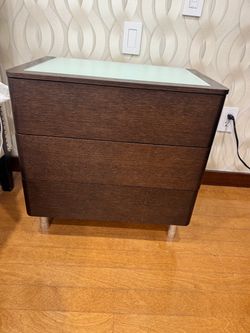 Dresser and 2 nightstands