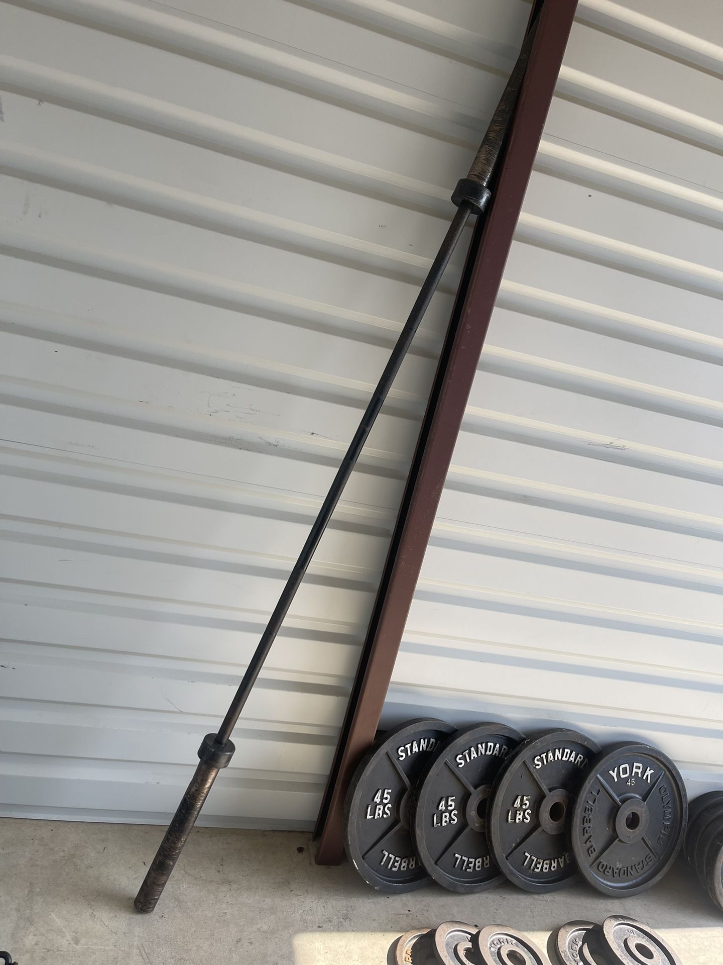 Squat Rack And Barbell Gym Equipment