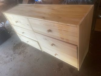 Dresser $25.👍🏼about 13"wide-27"high-long 17-1/2"