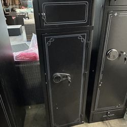 $150.00!!! New 10-12 Gun Safe 2 Doors Digital Lock