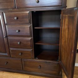 Bassett Highlands Dresser