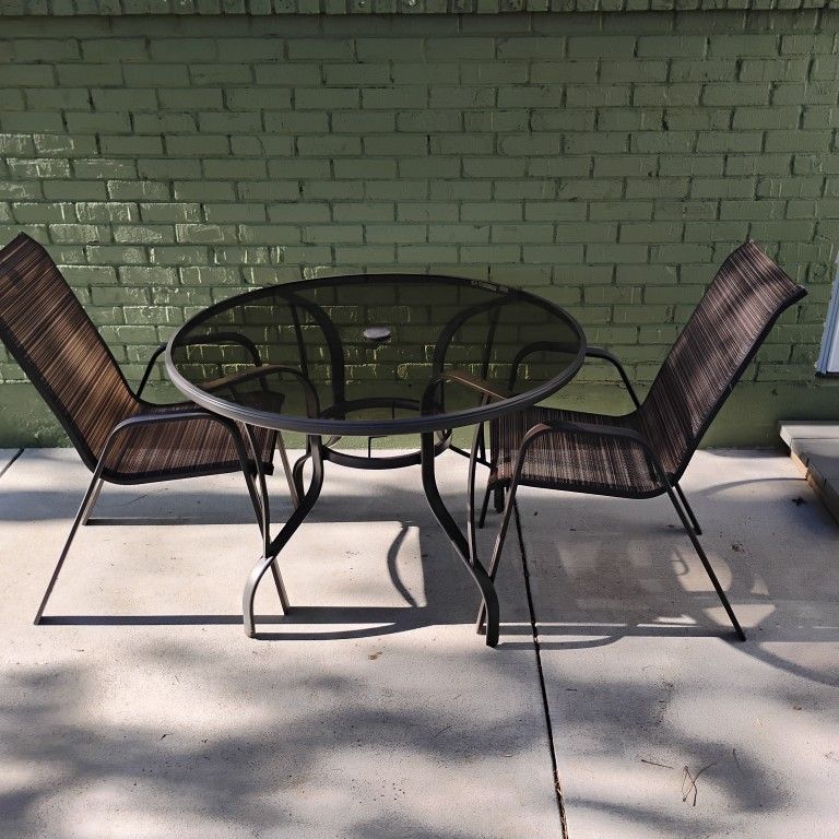 Outdoor Table and Patio Chairs