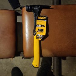 Dewalt 20oz Hammer