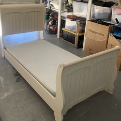 For Sale Twin Bed Frame With base