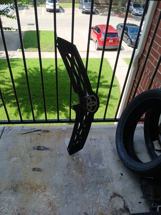 Selling A Toyota Collora Part For Front Vechicle