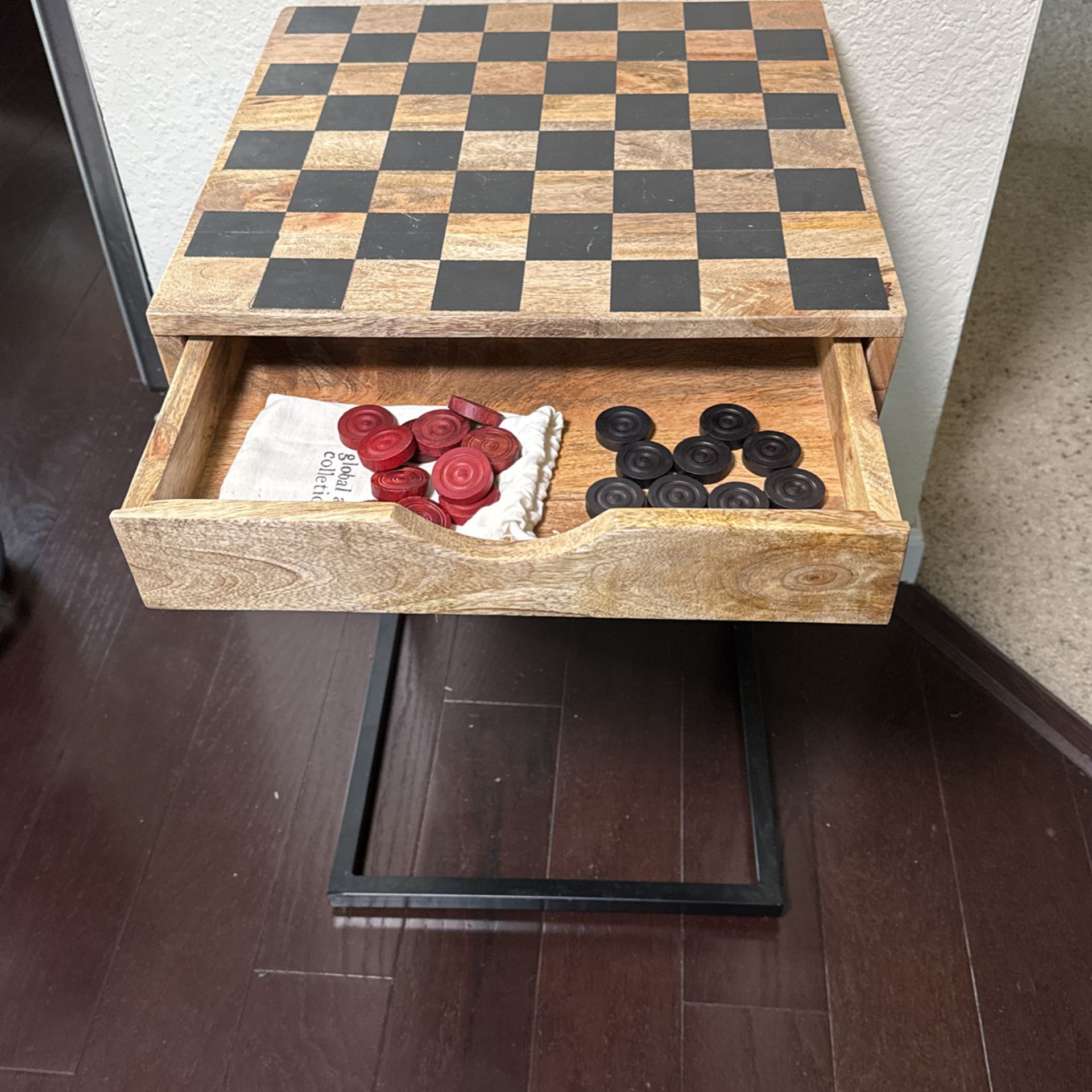 Checkerboard table 