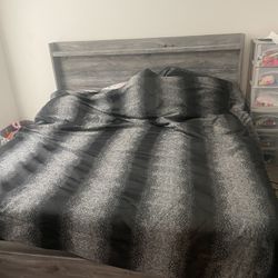 King Size Bed And Dresser 