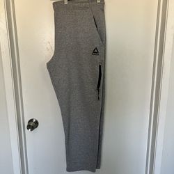 GRAY REEBOK SWEATPANTS | USED XL