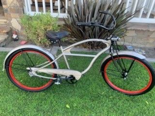Electra Rat Rod 3i it’s the rare silver edition with springer front fork it’s in great shape