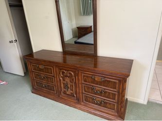 Dresser w mirror and headboard w box springs